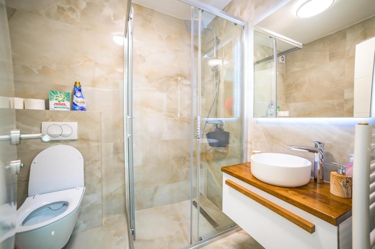 Sun Square Apartments 투즐라 외부 사진