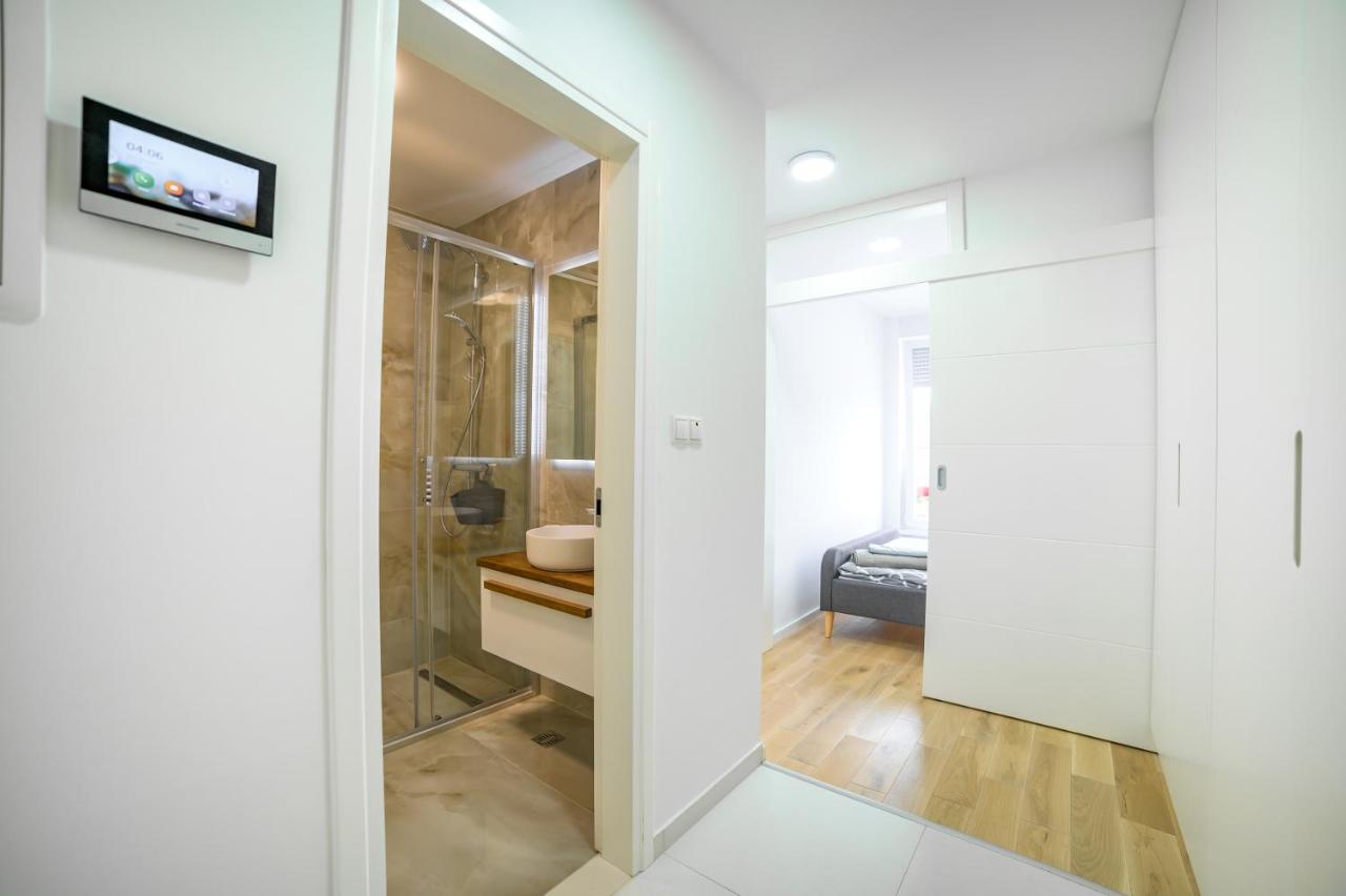 Sun Square Apartments 투즐라 외부 사진