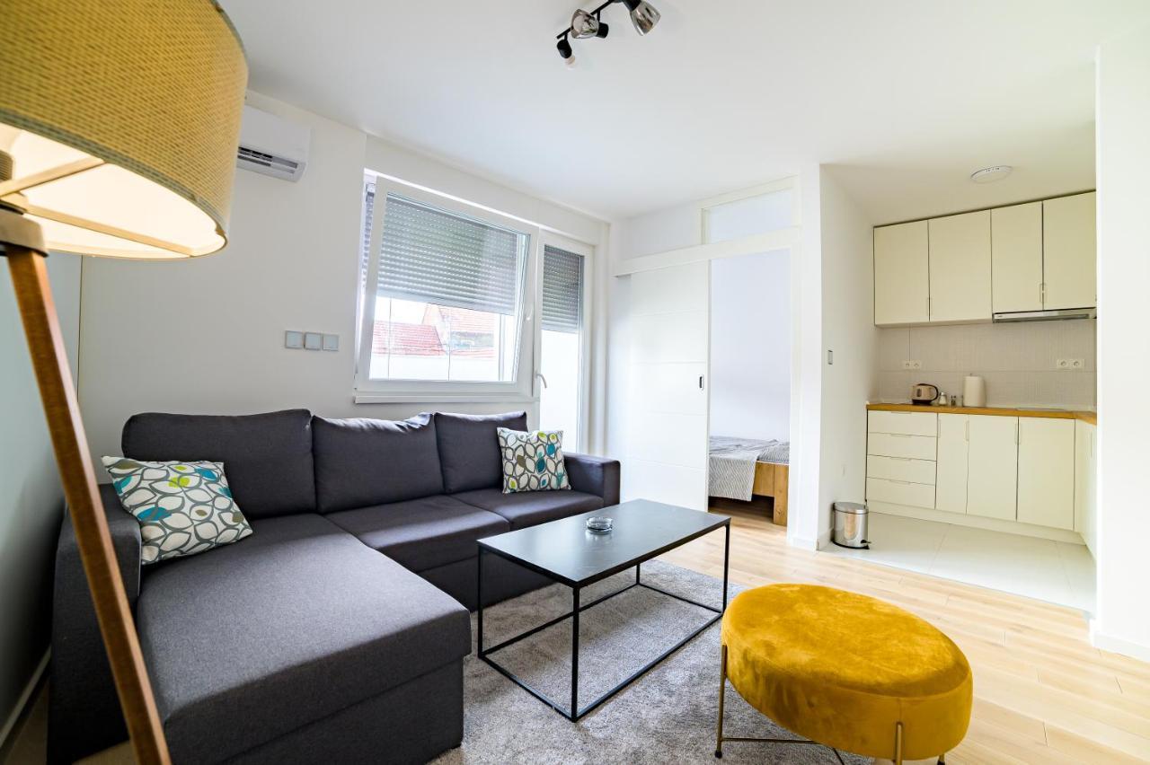 Sun Square Apartments 투즐라 외부 사진
