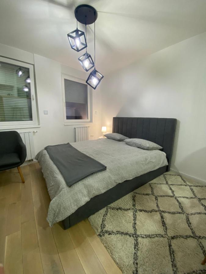 Sun Square Apartments 투즐라 외부 사진