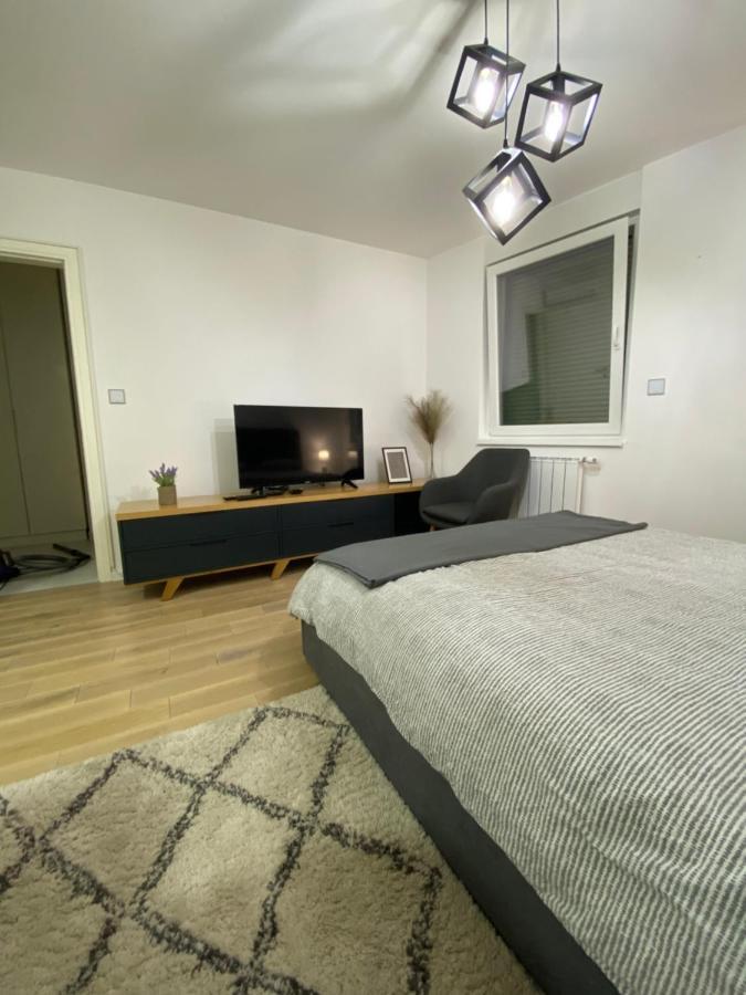 Sun Square Apartments 투즐라 외부 사진