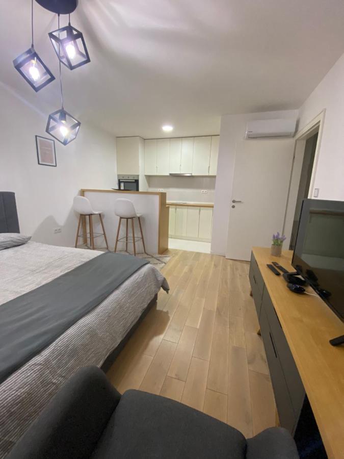 Sun Square Apartments 투즐라 외부 사진